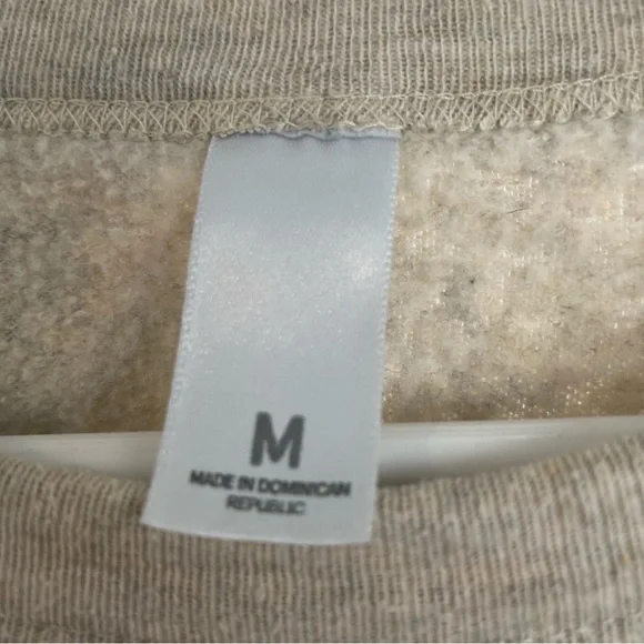 Hey Bear Graphic Cropped Oatmeal Heather Sweatshirt Size Medium - Picture 3 of 3